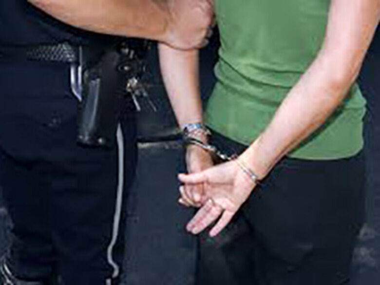 Arnold woman arrested for allegedly stealing purse, using victim’s credit cards